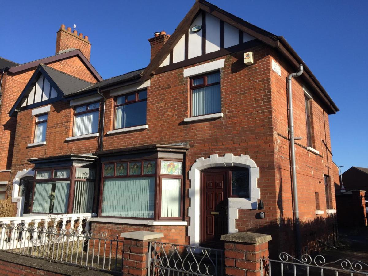Crumlin Road Town House * Belfast