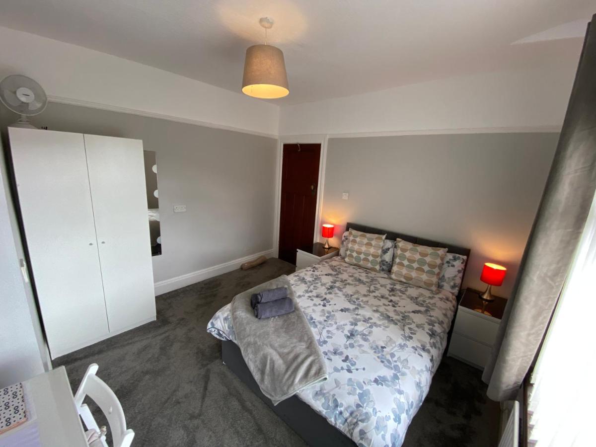 Crumlin Road Town House *